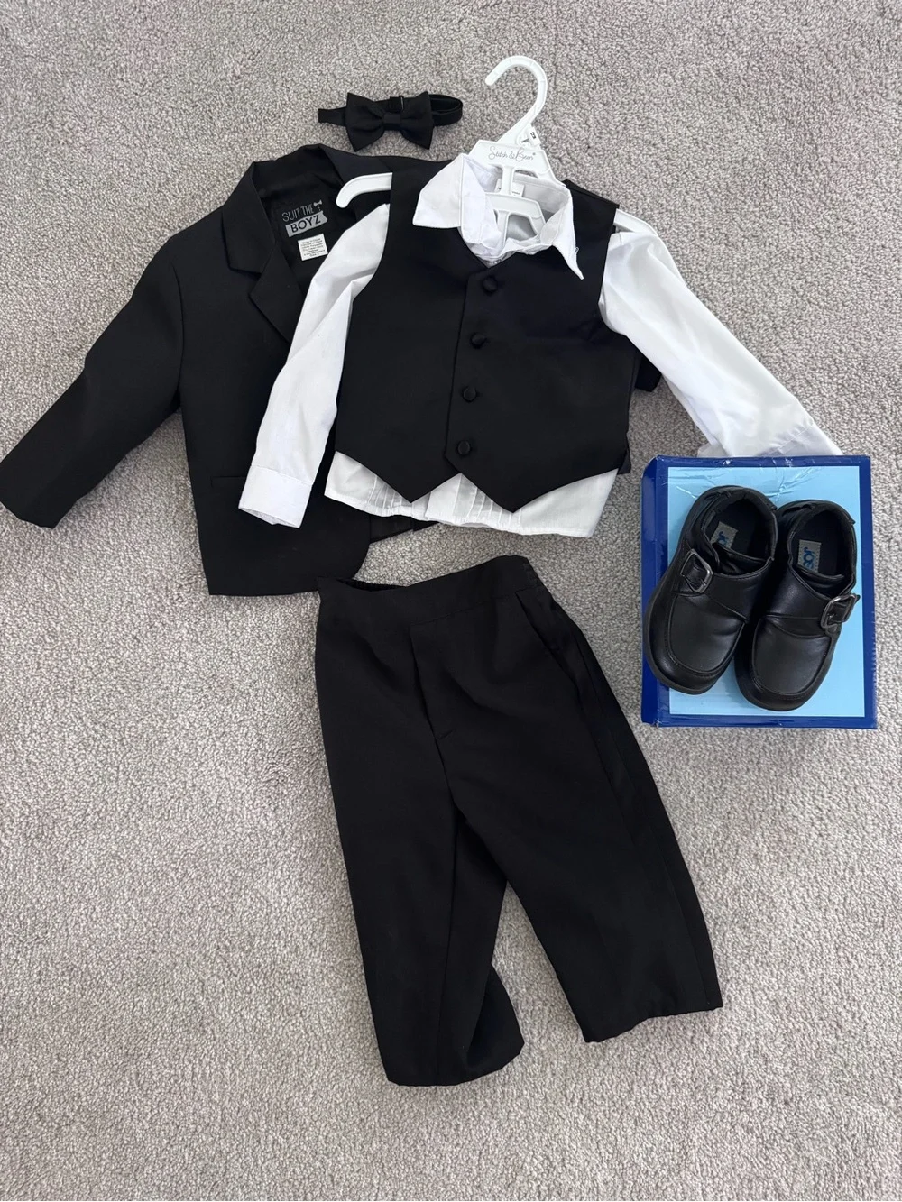 JCPenney Boys 2T Black Dress 5 piece Suit and dress shoes size 6